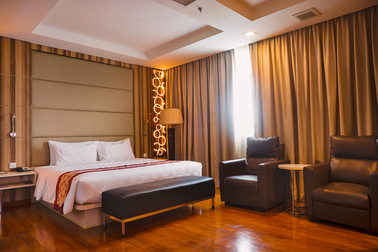 Deluxe Room Bathroom